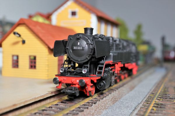 DB 85 005