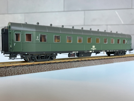 brawa_express_train_car
