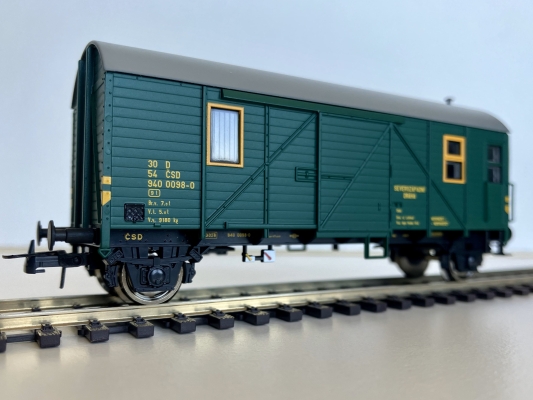 roco_freight_train_support_car